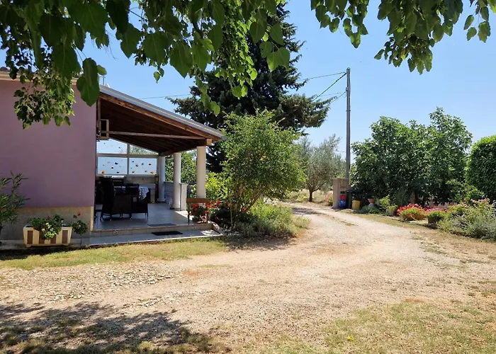 Charming Cozy Holliday House 2+2 Valtura